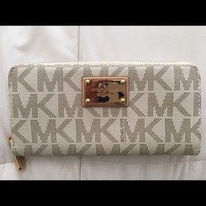 Michael kors White Wallet